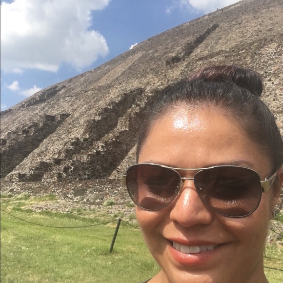 Meet your Posher, Monica - Picture 8 of 10